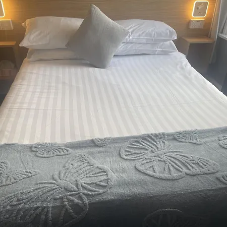 Diamonds 招待所 约克