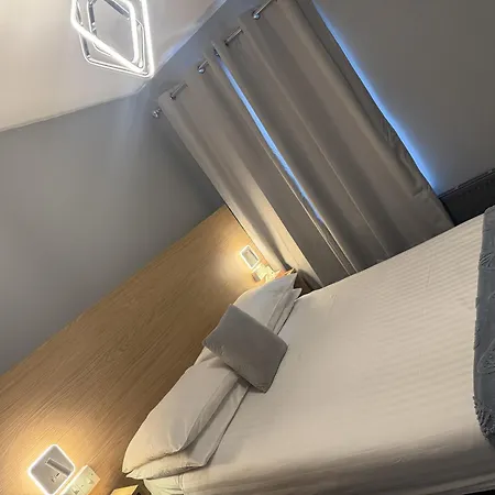 Diamonds 3* York